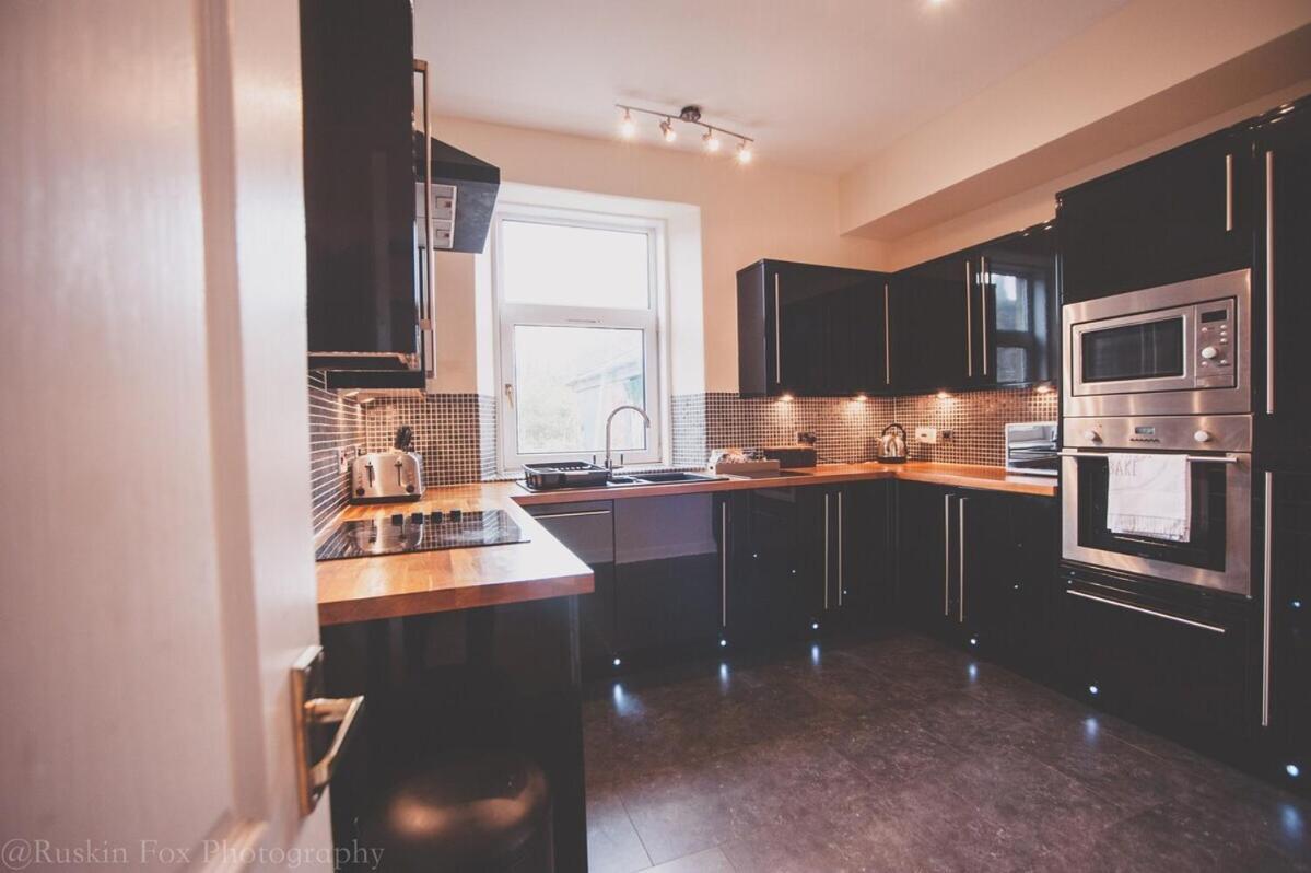 Stylish And Spacious Two Bed In Aberdeen'S West End ภายนอก รูปภาพ